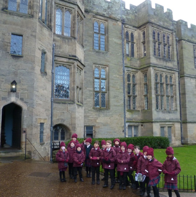 News » Junior 2 Explore The Super Stronghold Warwick Castle